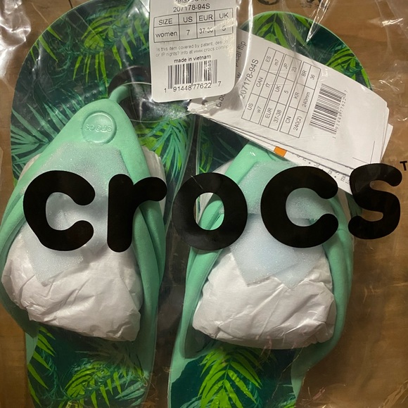 Women’s Crocs Crocband Flip Flops Thongs Sandals Tropical Palm Tree 207178-94S - Picture 7 of 8